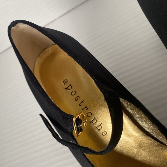 Apostrophe Jodette Black and Gold shoe. - Picture 3 of 7